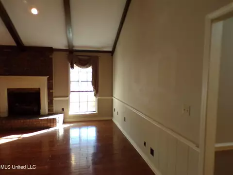 Living - 1513 Old Hwy 80, Forest, MS 39074 photo 1 of 6