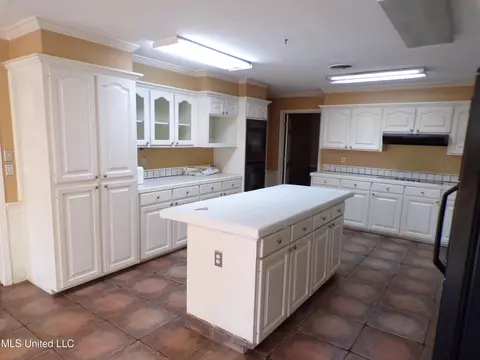 Kitchen - 1513 Old Hwy 80, Forest, MS 39074 photo 2 of 8