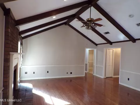 Living - 1513 Old Hwy 80, Forest, MS 39074 photo 2 of 6