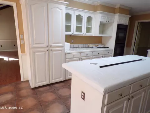Kitchen - 1513 Old Hwy 80, Forest, MS 39074 photo 7 of 8