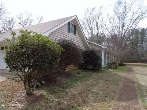 Exterior - 1513 Old Hwy 80, Forest, MS 39074 photo 2 of 33