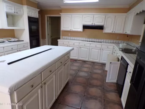 Kitchen - 1513 Old Hwy 80, Forest, MS 39074 photo 6 of 8