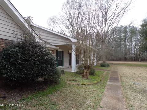 Exterior - 1513 Old Hwy 80, Forest, MS 39074 photo 5 of 33