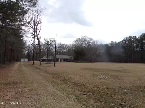 Exterior - 1513 Old Hwy 80, Forest, MS 39074 photo 7 of 33