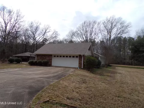 Exterior - 1513 Old Hwy 80, Forest, MS 39074 photo 16 of 33
