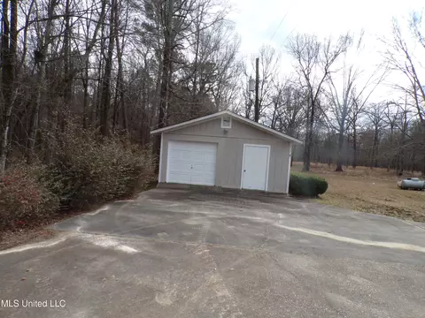 Exterior - 1513 Old Hwy 80, Forest, MS 39074 photo 21 of 33
