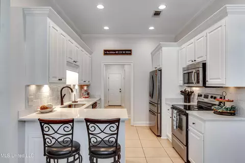 Kitchen - 607 Tucker Xing, Brandon, MS 39042 photo 1 of 7