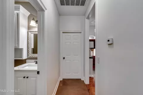 Entry Way - 607 Tucker Xing, Brandon, MS 39042 photo 3 of 3
