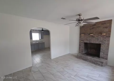 Living - 16996 Highway 14, Sallis, MS 39160 photo 1 of 2