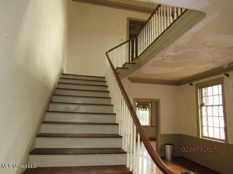 Entry Way - 1040 Carlisle St, Jackson, MS 39202 photo 3 of 3