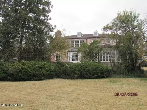 Exterior - 1040 Carlisle St, Jackson, MS 39202 photo 2 of 4