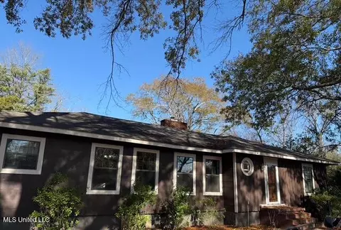 1818 Raymond Rd, Jackson, MS 39204 photo 1