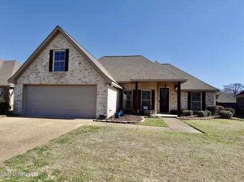 130 Woodridge Dr, Pearl, MS 39208