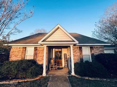 162 Basswood Cir, Brandon, MS 39047