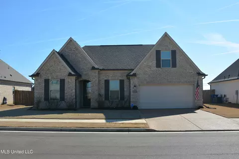 10581 S Camilla Circle Cir, Lake Cormorant, MS 38641