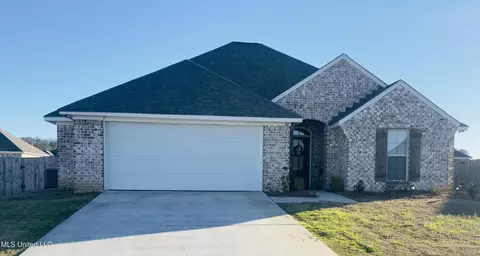 132 Chartleigh Cir, Canton, MS 39046
