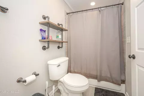 Bath - 12025 Saracennia Rd, Moss Point, MS 39562 photo 7 of 8