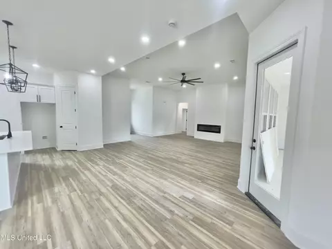 Living - 627 Deason Dr, Picayune, MS 39466 photo 1 of 3
