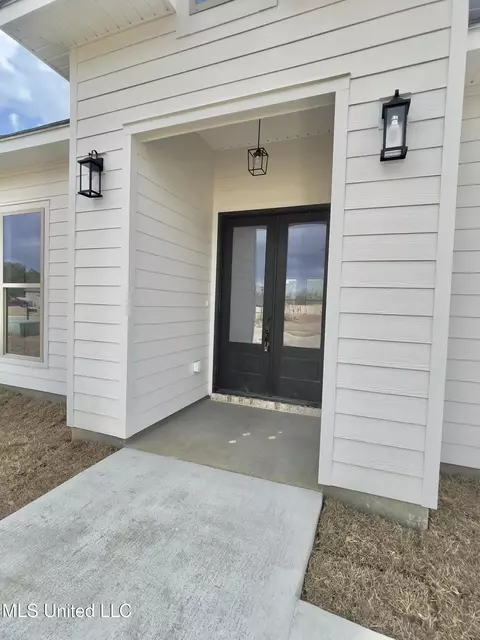 Exterior - 627 Deason Dr, Picayune, MS 39466 photo 2 of 2