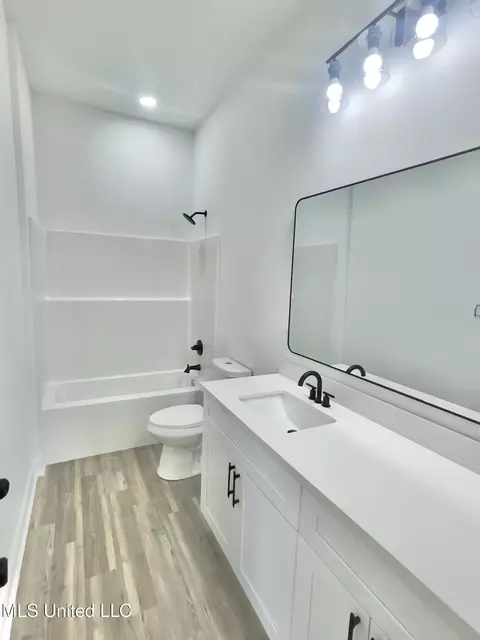 Bath - 627 Deason Dr, Picayune, MS 39466 photo 4 of 5
