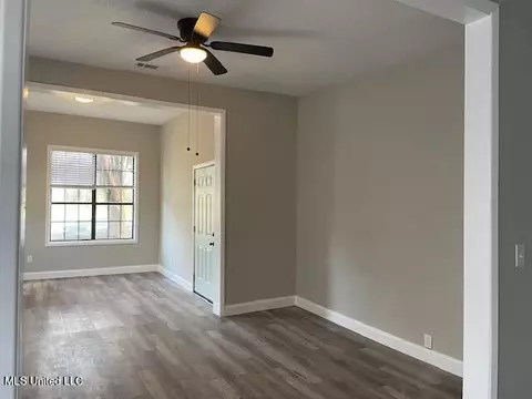 Living - 4040 W Pine St, Moss Point, MS 39563 photo 1 of 1