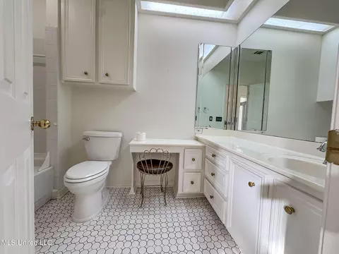 Bath - 149 Belle Pointe Cir, Madison, MS 39110 photo 10 of 13