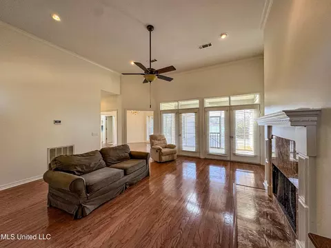 Living - 149 Belle Pointe Cir, Madison, MS 39110 photo 1 of 13
