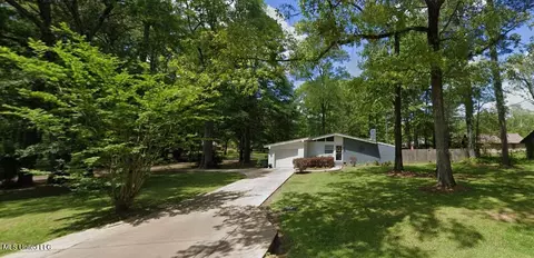 302 Eastwood Dr, Florence, MS 39073
