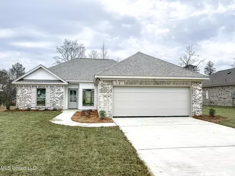 983 Riverside Ln, Pearl, MS 39208