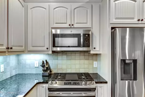 Kitchen - 151 Covey Run, Madison, MS 39110 photo 5 of 8