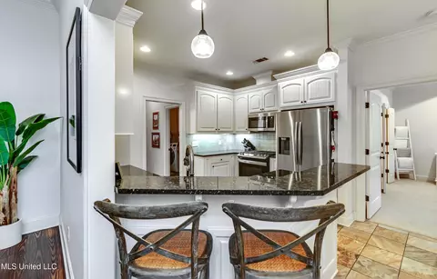 Kitchen - 151 Covey Run, Madison, MS 39110 photo 2 of 8