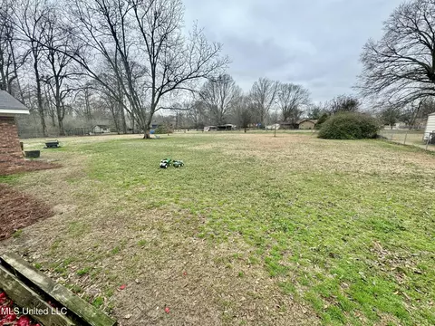 Exterior - 304 Early Ewing St, Benoit, MS 38725 photo 3 of 8