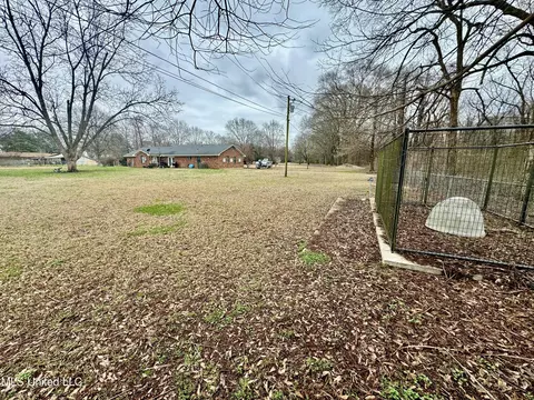 Exterior - 304 Early Ewing St, Benoit, MS 38725 photo 8 of 8