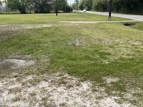 397 Clark Ave, Pass Christian, MS 39571