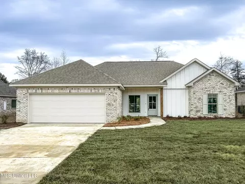 985 Riverside Ln, Pearl, MS 39208