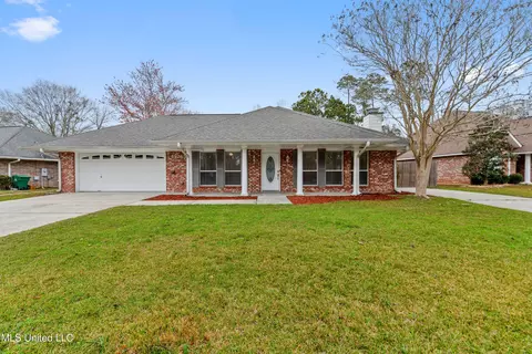 69265 E Diamondhead Dr, Diamondhead, MS 39525