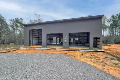22445 Road 374, Kiln, MS 39556