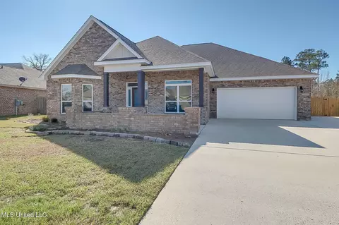 7081 Glen Eagle Dr, Biloxi, MS 39532