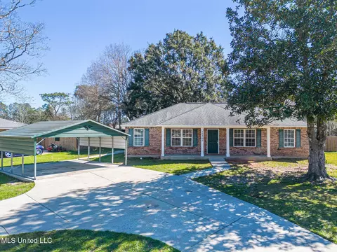 15307 Baywood Cir, Gulfport, MS 39503