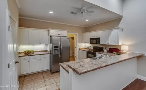 Kitchen - 220 Independence Blvd, Flowood, MS 39232 photo 3 of 8