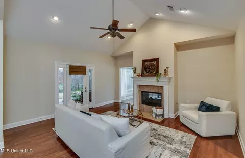 Living - 220 Independence Blvd, Flowood, MS 39232 photo 2 of 3