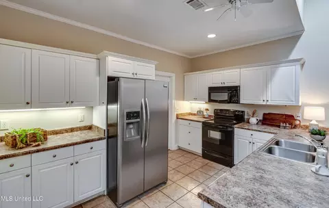 Kitchen - 220 Independence Blvd, Flowood, MS 39232 photo 1 of 8
