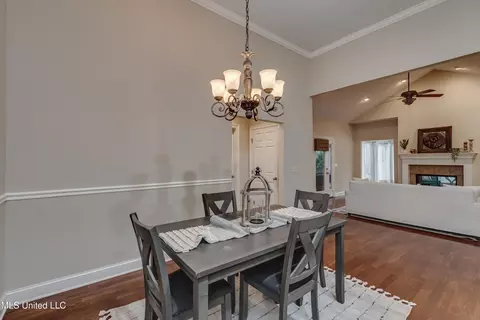 Dining - 220 Independence Blvd, Flowood, MS 39232 photo 2 of 3