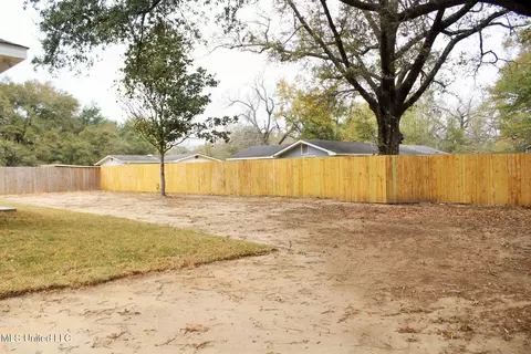 Exterior - 117 W Magnolia St, Lucedale, MS 39452 photo 1 of 1