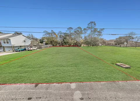 906 12th St, Pascagoula, MS 39567