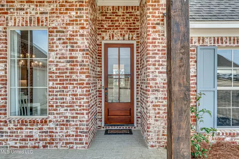 894 Glenwild Cir, Canton, MS 39046