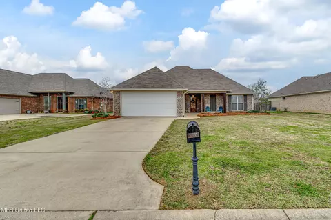 Exterior - 409 Cumberland Rdg, Madison, MS 39110 photo 4 of 10