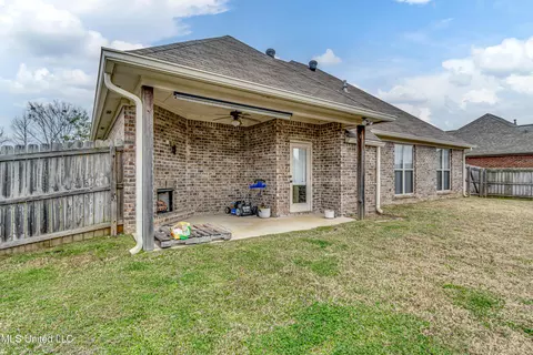 Exterior - 409 Cumberland Rdg, Madison, MS 39110 photo 6 of 10
