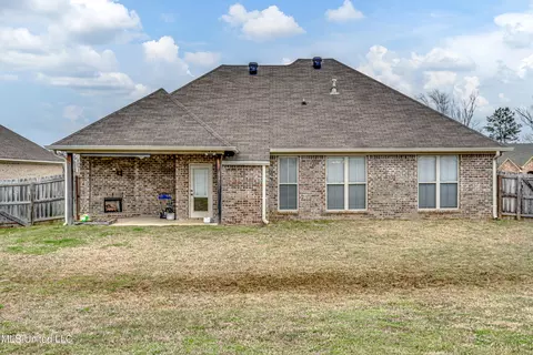 Exterior - 409 Cumberland Rdg, Madison, MS 39110 photo 8 of 10