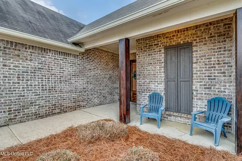 Exterior - 409 Cumberland Rdg, Madison, MS 39110 photo 2 of 10
